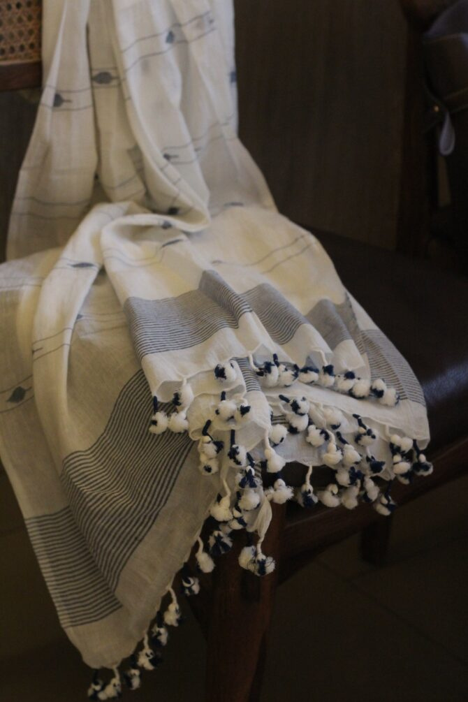 White Handwoven Jamdani Dupatta - Image 2