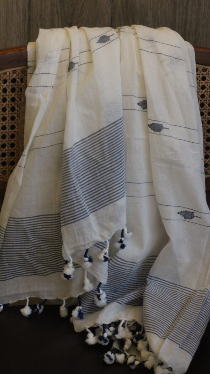 White Handwoven Jamdani Dupatta - Image 5