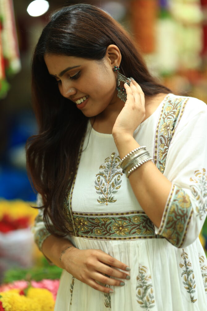 Mogra : Brown - Image 2