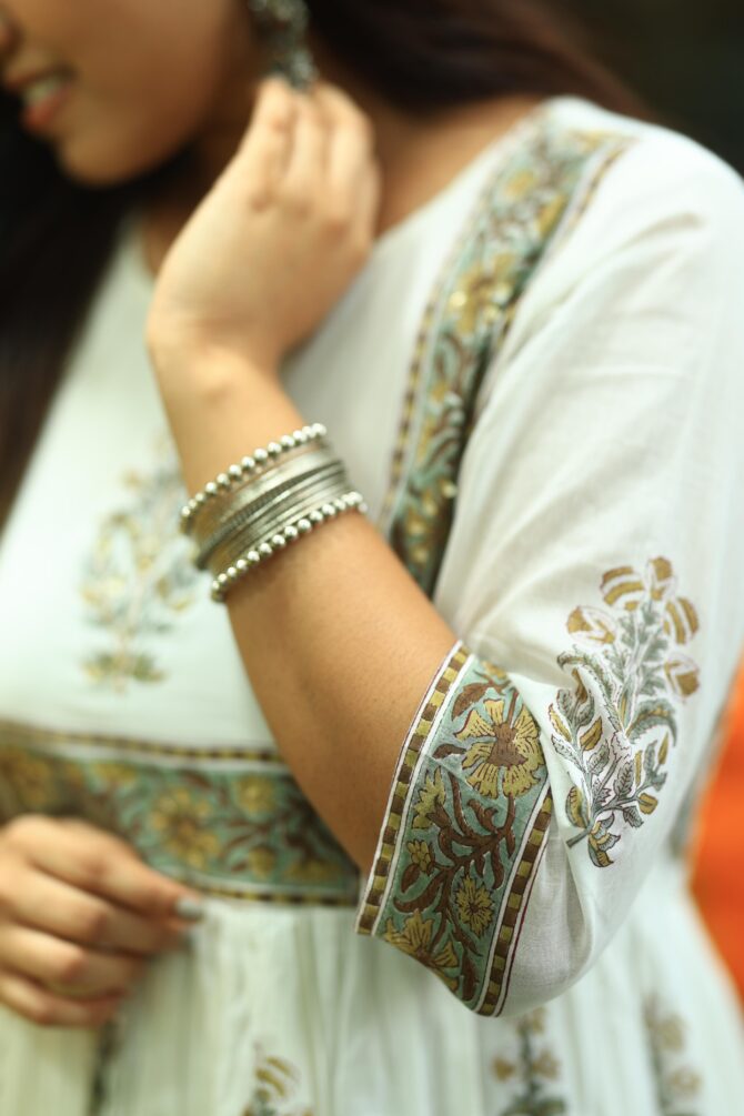 Mogra : Brown - Image 5