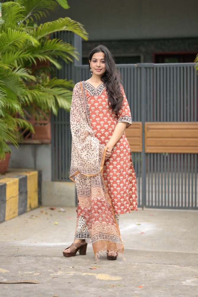 Rang: Handblock Bagru Print: Rust Red - Image 2