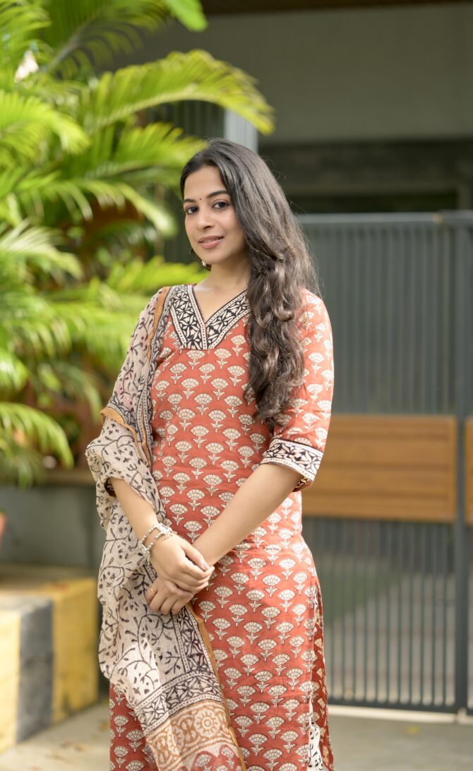 Rang: Handblock Bagru Print: Rust Red