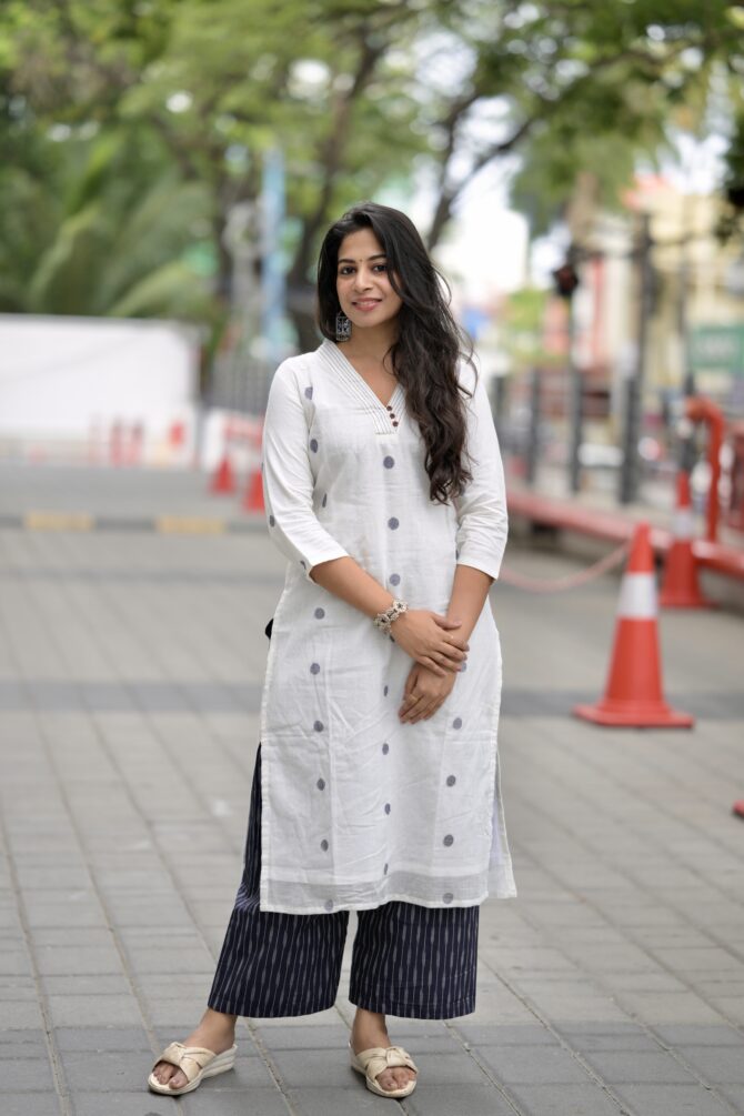 Noor: Handwoven Jamdani Kurta Set