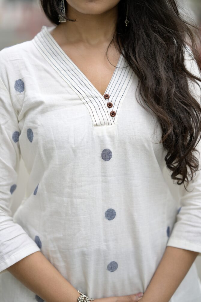 Noor: Handwoven Jamdani Kurta Set - Image 5